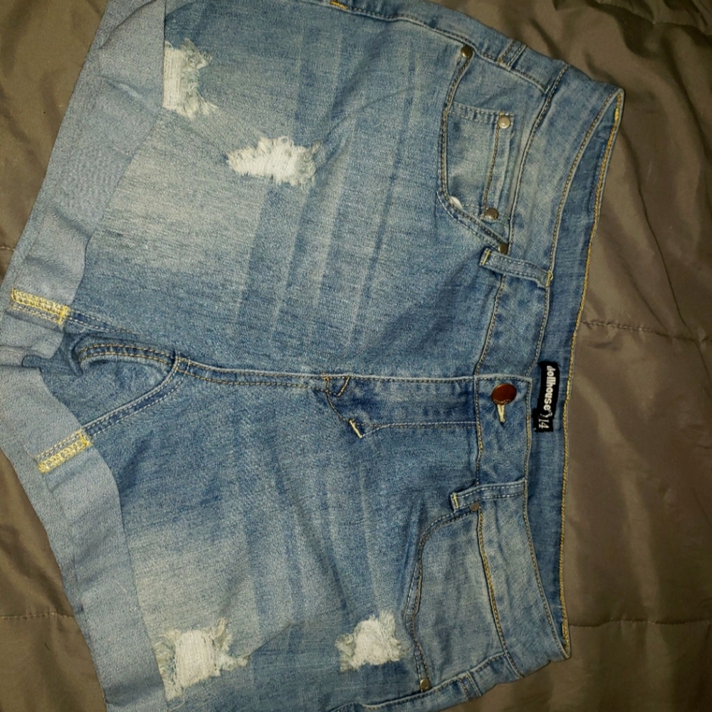 DOLLHOUSE CUFFED JEAN SHORTS SIZE 14